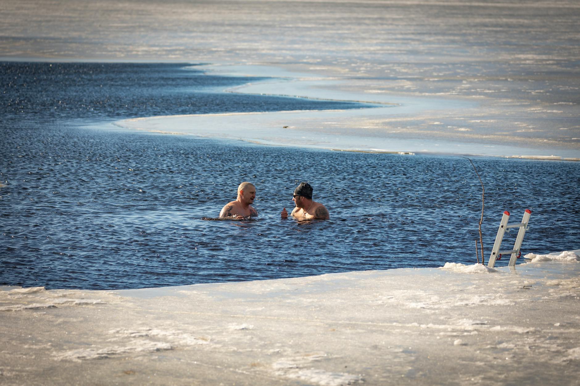 Cold Plunge vs Ice Bath: The Complete 2026 Comparison